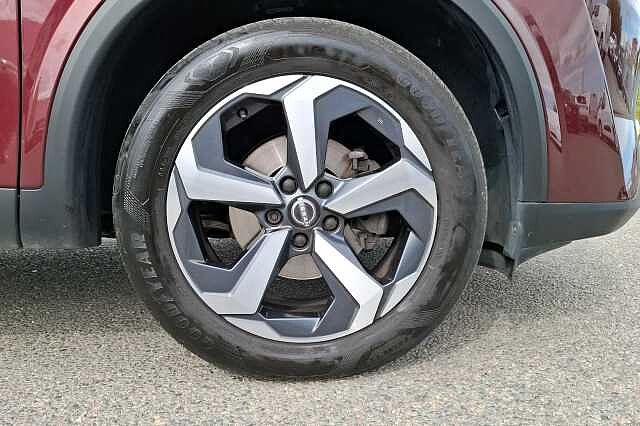 Nissan Qashqai 1.3 DiG-T MH 158 N-Connecta 5d