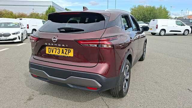 Nissan Qashqai 1.3 DiG-T MH 158 N-Connecta 5d