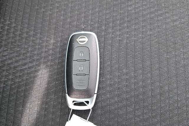 Nissan Qashqai 1.3 DiG-T MH 158 N-Connecta 5d