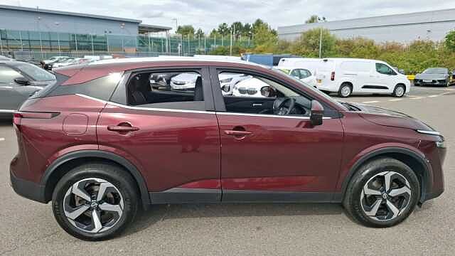 Nissan Qashqai 1.3 DiG-T MH 158 N-Connecta 5d