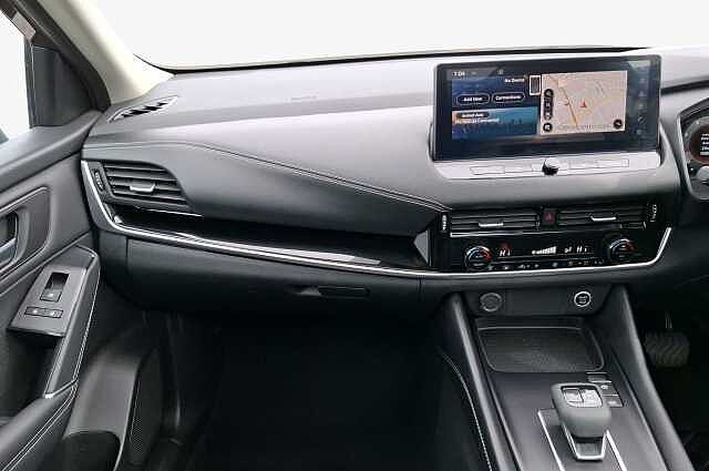 Nissan Qashqai 1.3 DiG-T MH 158 N-Connecta 5d