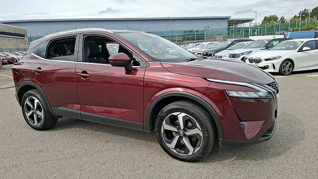 Nissan Qashqai 1.3 DiG-T MH 158 N-Connecta 5d