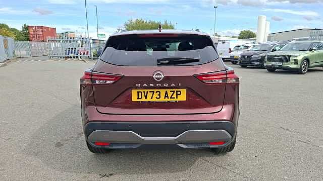 Nissan Qashqai 1.3 DiG-T MH 158 N-Connecta 5d