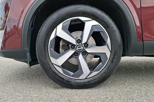 Nissan Qashqai 1.3 DiG-T MH 158 N-Connecta 5d