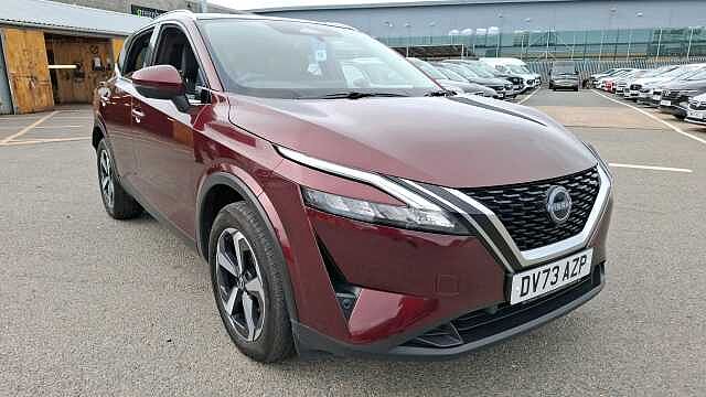 Nissan Qashqai 1.3 DiG-T MH 158 N-Connecta 5d