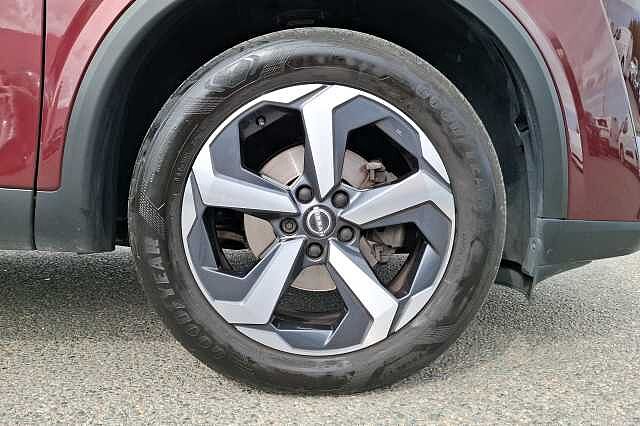 Nissan Qashqai 1.3 DiG-T MH 158 N-Connecta 5d