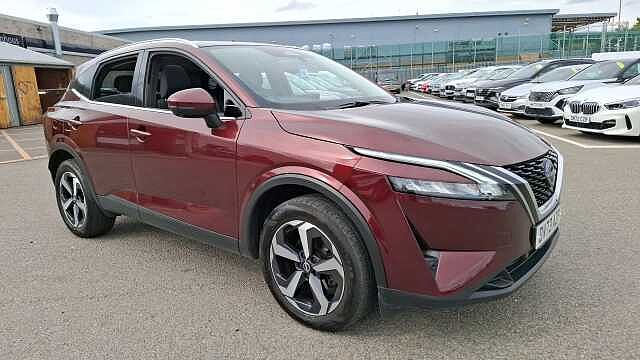 Nissan Qashqai 1.3 DiG-T MH 158 N-Connecta 5d