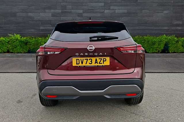 Nissan Qashqai 1.3 DiG-T MH 158 N-Connecta 5d