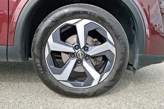 Nissan Qashqai 1.3 DiG-T MH 158 N-Connecta 5d