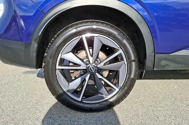 Nissan Qashqai Hatchback 1.3 DiG-T MH Tekna 5