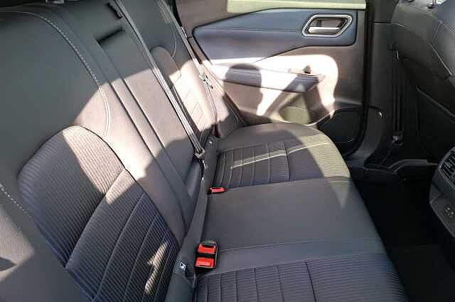 Nissan Qashqai Hatchback 1.3 DiG-T MH Tekna 5