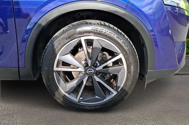 Nissan Qashqai Hatchback 1.3 DiG-T MH Tekna 5