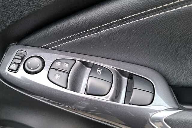 Nissan Juke1.0 DiG-T 114 N-Connecta 5dr