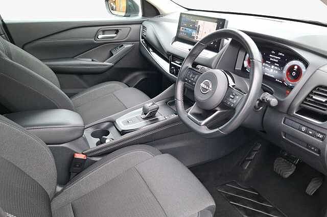 Nissan Qashqai 1.3 DiG-T MH 158 N-Connecta 5d