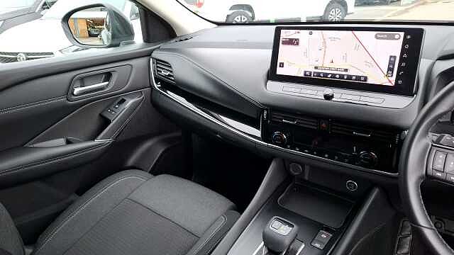 Nissan Qashqai 1.3 DiG-T MH 158 N-Connecta 5d