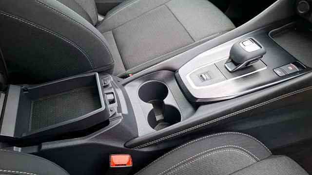 Nissan Qashqai 1.3 DiG-T MH 158 N-Connecta 5d