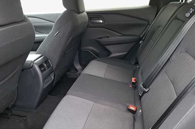 Nissan Qashqai 1.3 DiG-T MH 158 N-Connecta 5d