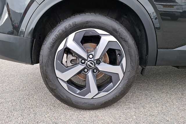 Nissan Qashqai 1.3 DiG-T MH 158 N-Connecta 5d