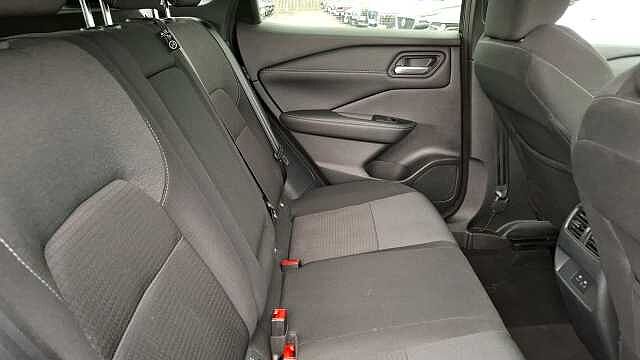 Nissan Qashqai 1.3 DiG-T MH 158 N-Connecta 5d