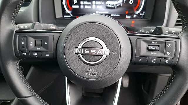 Nissan Qashqai 1.3 DiG-T MH 158 N-Connecta 5d