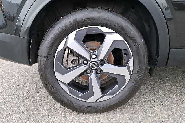 Nissan Qashqai 1.3 DiG-T MH 158 N-Connecta 5d
