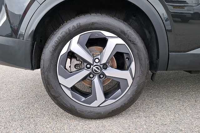 Nissan Qashqai 1.3 DiG-T MH 158 N-Connecta 5d