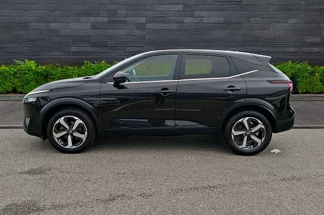 Nissan Qashqai 1.3 DiG-T MH 158 N-Connecta 5d